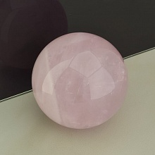 картинка Шар из Розового кварца 74x74мм от магазина Wolves