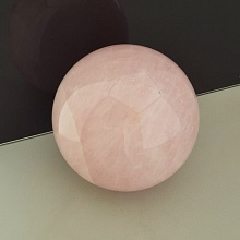 картинка Шар Розовый кварц 98x98мм от магазина Wolves