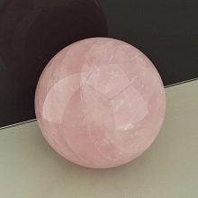 картинка Шар Розовый кварц 88x88мм от магазина Wolves