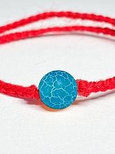картинка Оберег Красная нить с камнем Африканский матовый Агат (голубой) от магазина Wolves